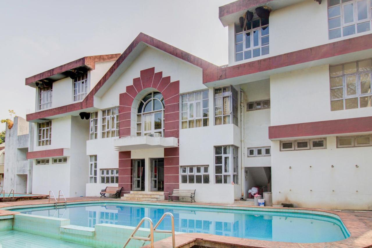 Hotel Oyo 66827 Island Club