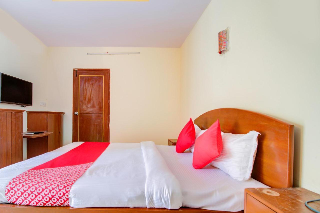 Oyo 66827 Island Club 3* Bombay